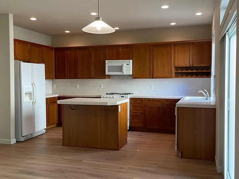347 NW 207th Ave — Photo 13