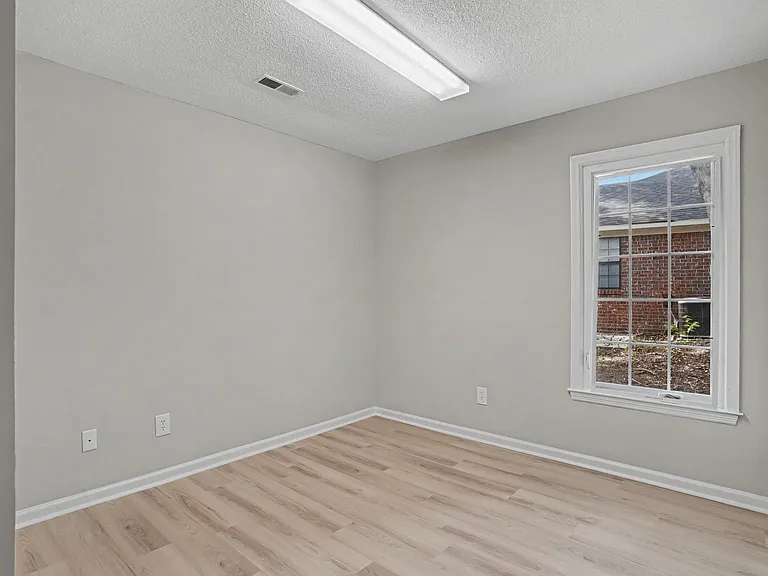 522 Temple Rd — Photo 21