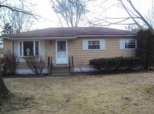 7211 Maplewood Dr, Temperance, MI 48182