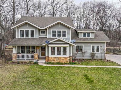 710 WOODLAND CIRCLE, Waupaca, WI, 54981