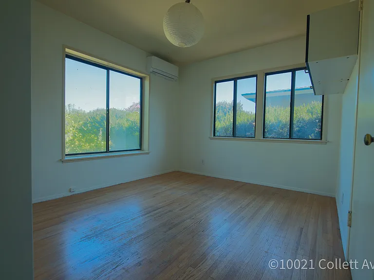 10021 Collett Ave — Photo 14