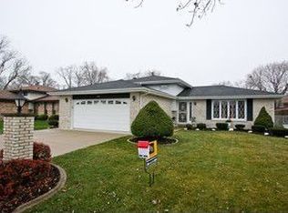 13742 Crestview Ct, Crestwood, IL 60445