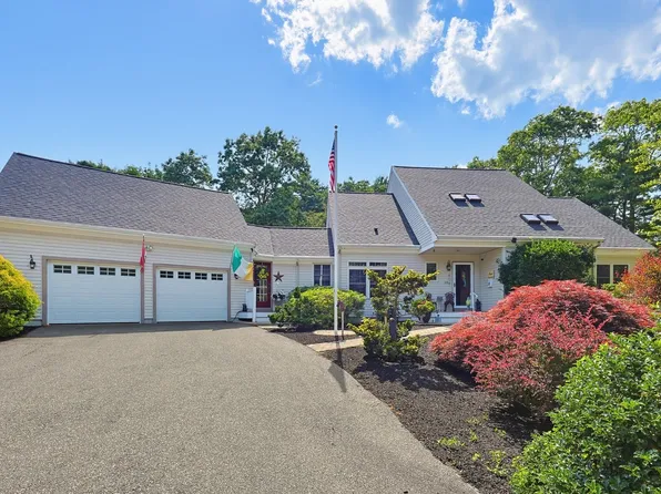 119 North St, Mattapoisett, MA 02739