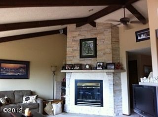 5th image of 557 SE Vista Dr