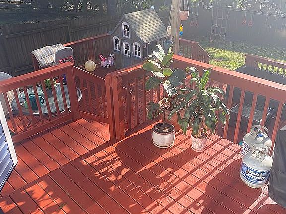 4th image of 305 Summerlake Ln