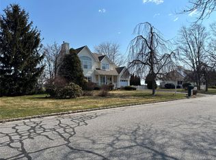 125 Northgate Circle, Baiting Hollow, NY 11933