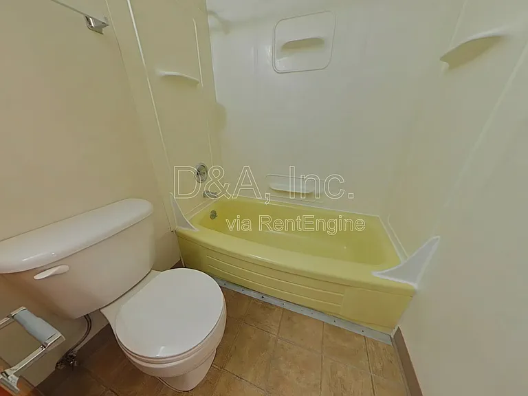 111 NW 11th St #103 — Photo 11