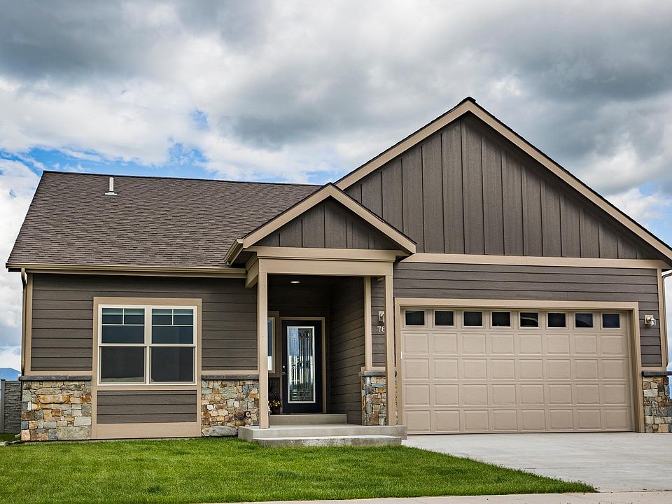 Bloomstone Goldenleaf Plan - Photo of Similar Home - Exterior color is Grecian Gold with Maison Blanche Trim