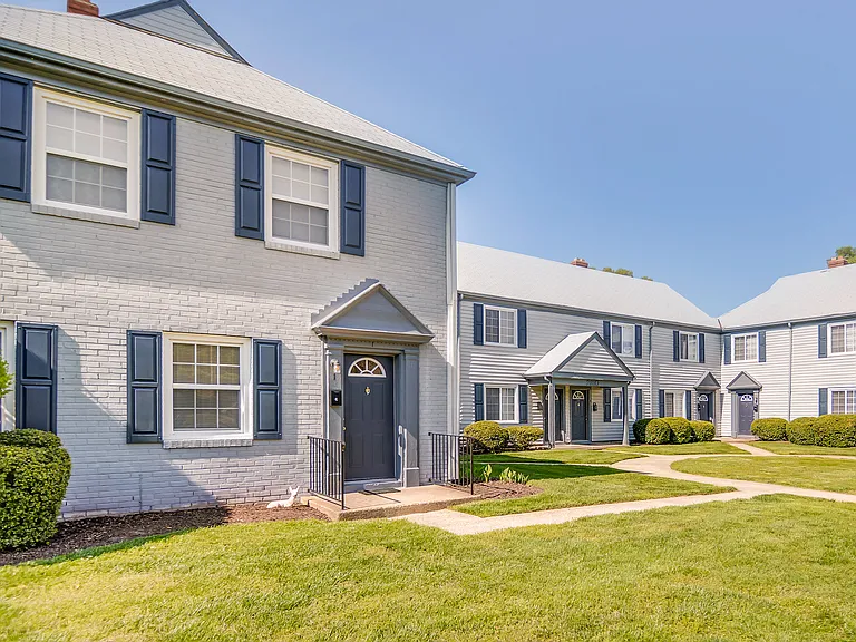 Hilliard Road Apartments — Photo 14