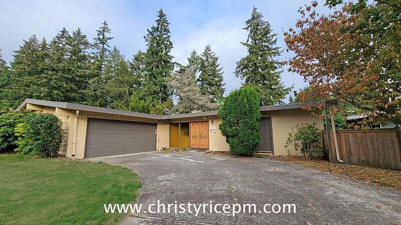 1st image of 820 172nd Ave NE