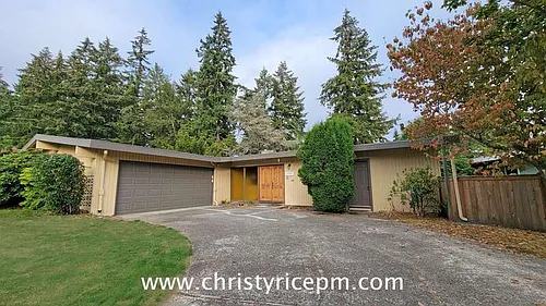 820 172nd Ave NE Photo 1