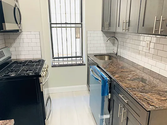 Rented by Tapiro Realty | media 14