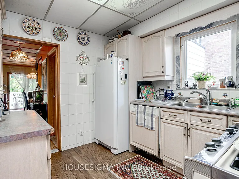 261 Johnston Ave — Photo 4