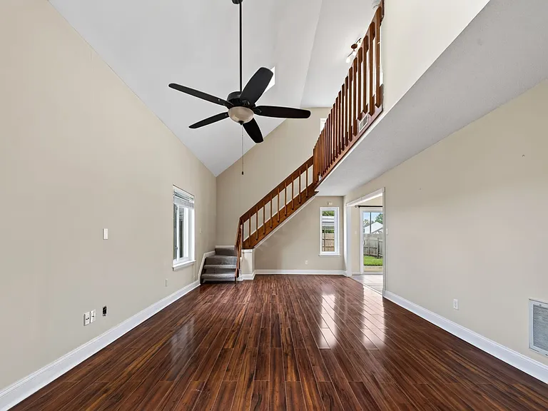 5025 Halwell Dr — Photo 3