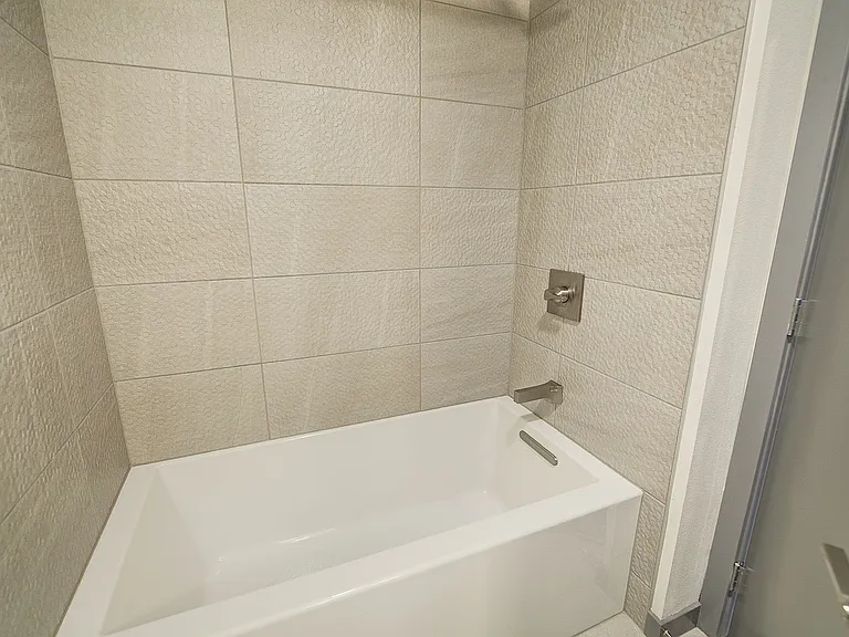 11903 NE 128th St #605 — Photo 13