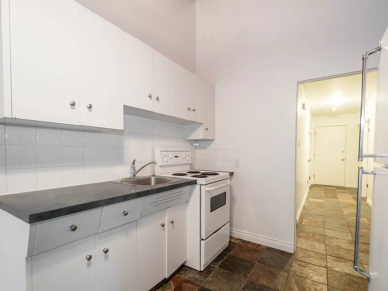 10039 116th St NW #A0002 — Photo 5
