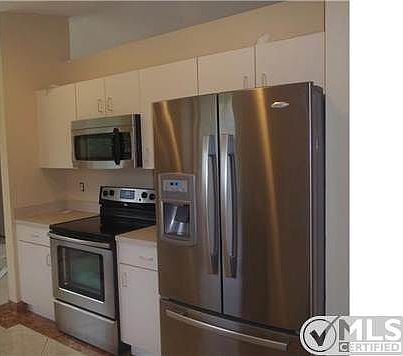 2nd image of 1068 SW Liberty Ave