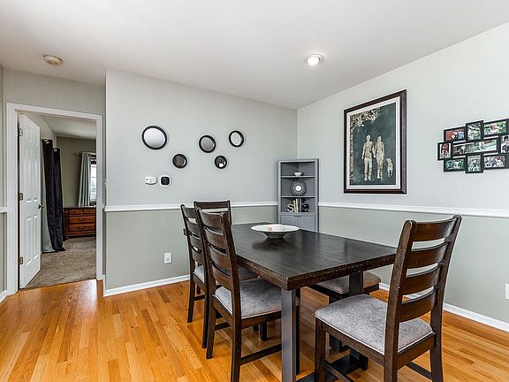 3rd image of 88 S Algona St #1