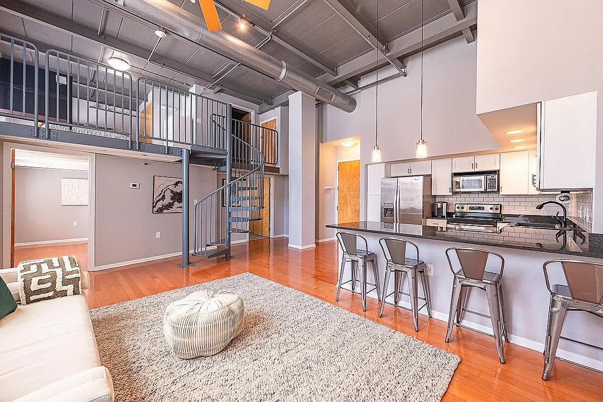 2 bed, 1145 sqft, $2,495 — Photo 2