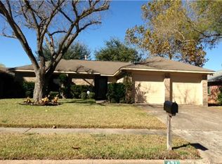 431 Elder Vista Dr, Webster, TX 77598