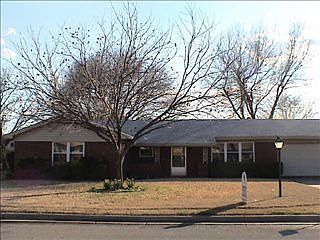 1st image of 1800 SE 9th St