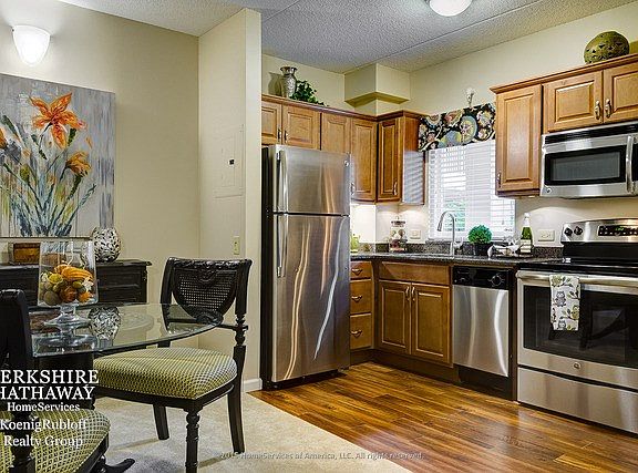 2nd image of 145 N Milwaukee Ave APT 5014