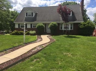 372 Turngate Dr, Bethel Park, PA 15102