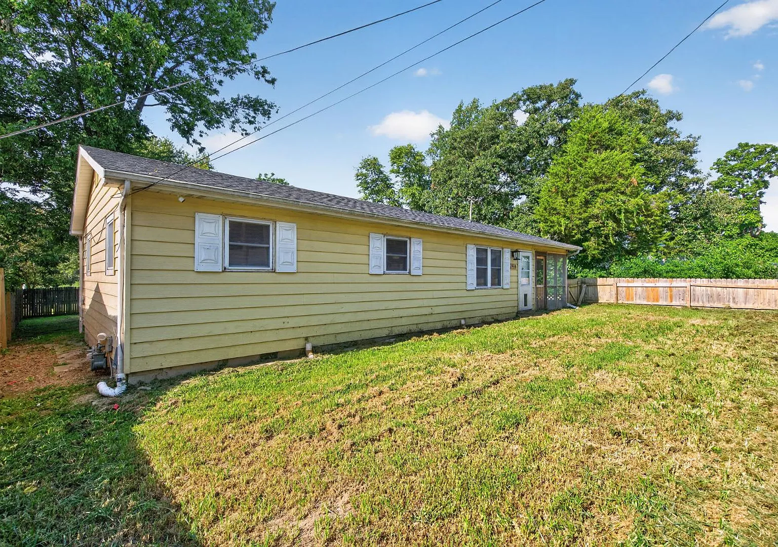 2418 W Lynn St — Photo 4