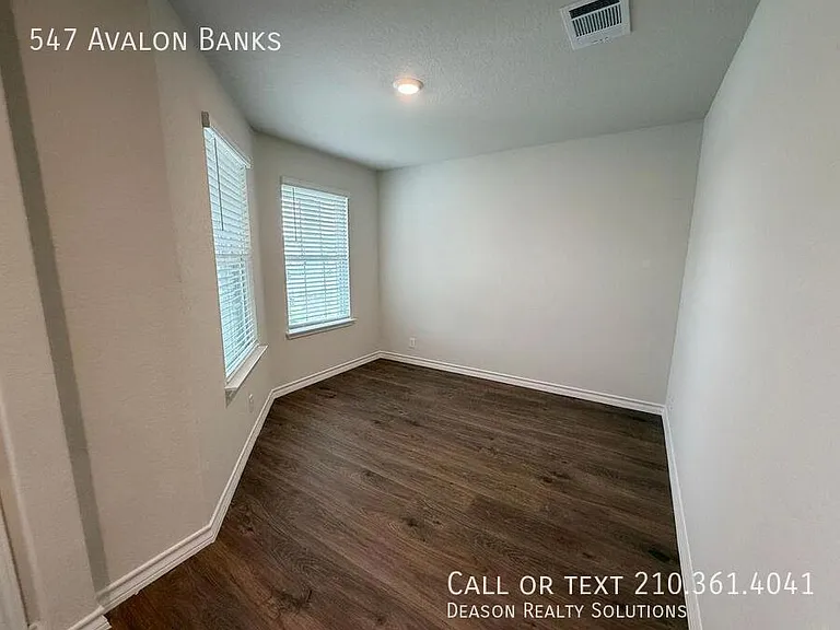 547 Avalon Banks — Photo 17