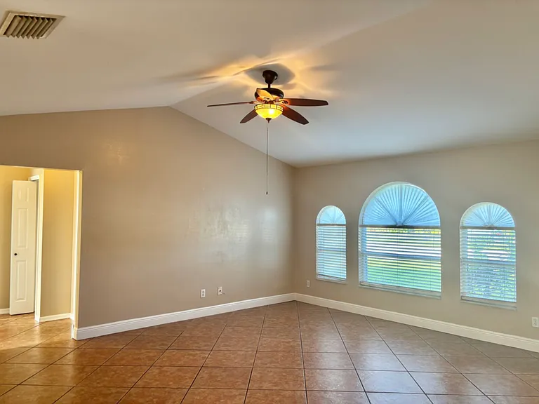 4343 SW Sands Blvd — Photo 47