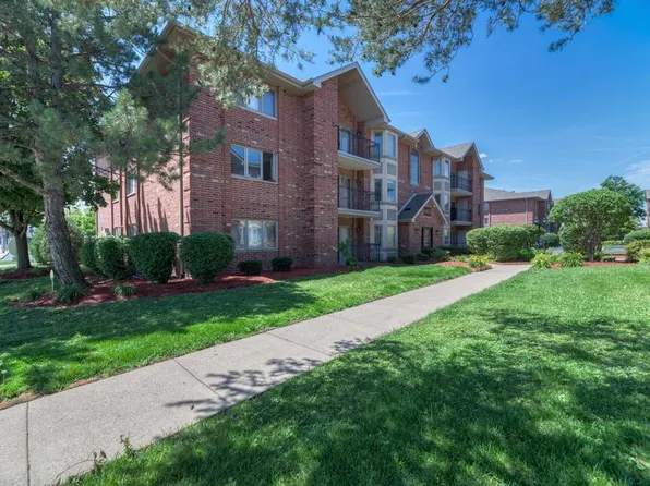 9420 S Melvina Ave APT 2NW, Oak Lawn, IL 60453