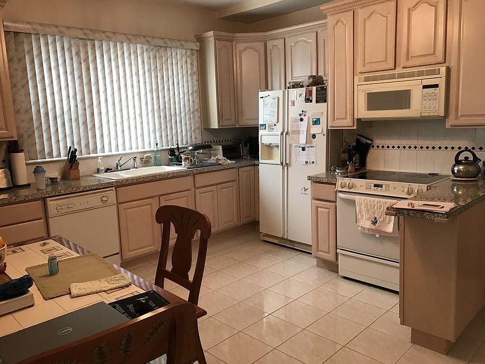 2nd image of 56 Gladstone St #1