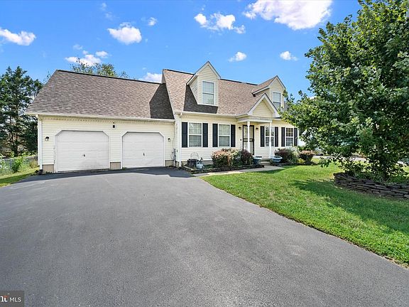 3rd image of 905 Tamara Dr