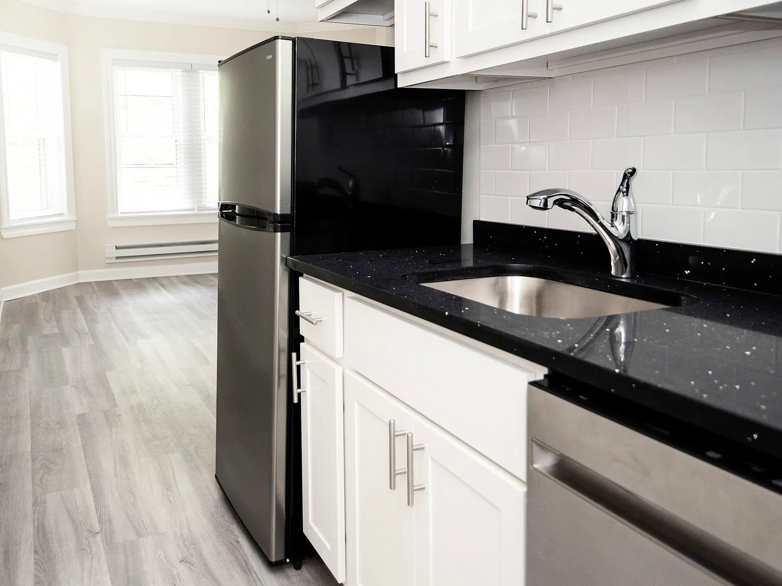 1 bed, 1.0 bath, $2,345 — Photo 2