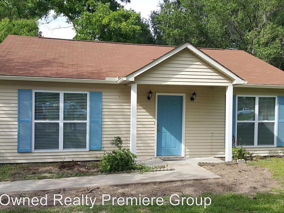 1st image of 225 Corsair St