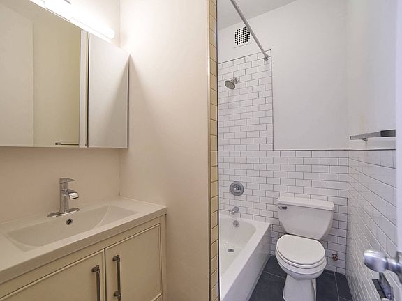 5th image of 1590 2nd Ave APT 5RS