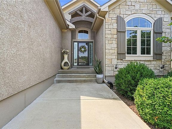 4th image of 947 Birsay Ct