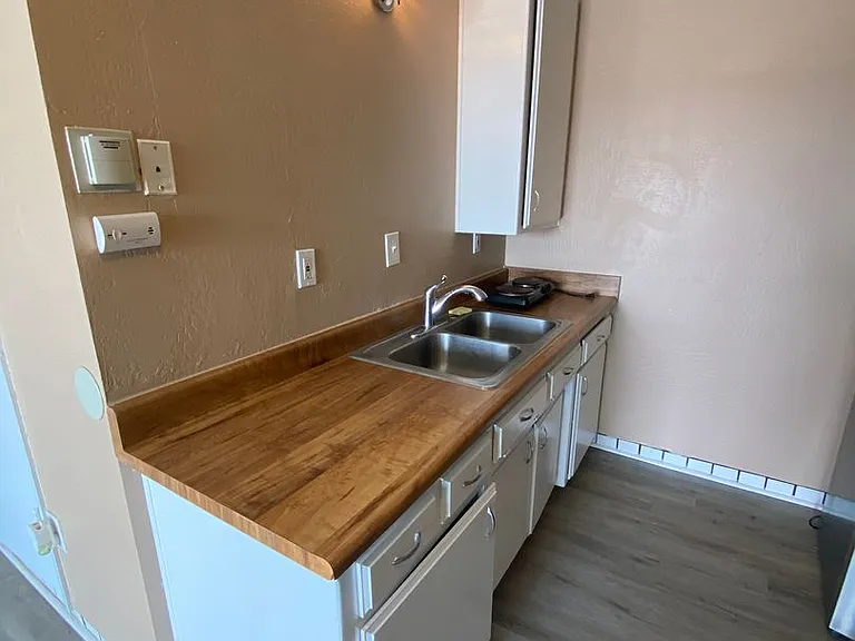 593 Venus Ave — Photo 5