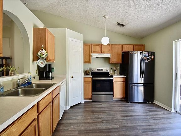 4th image of 10507 Opus Dr
