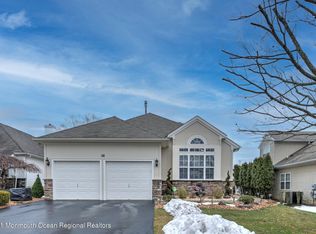 36 Narrowbrook Ct, Manalapan, NJ 07726