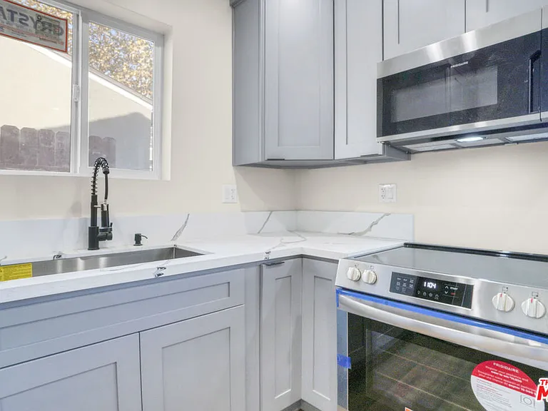 18162 Ingomar St — Photo 3