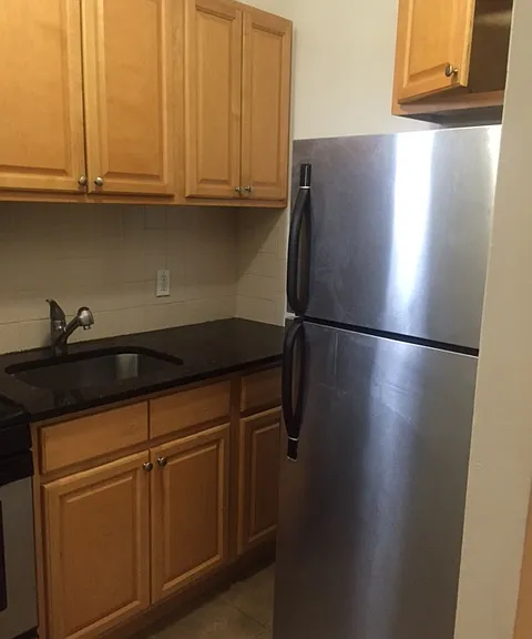 350 Sterling St #6E — Photo 7
