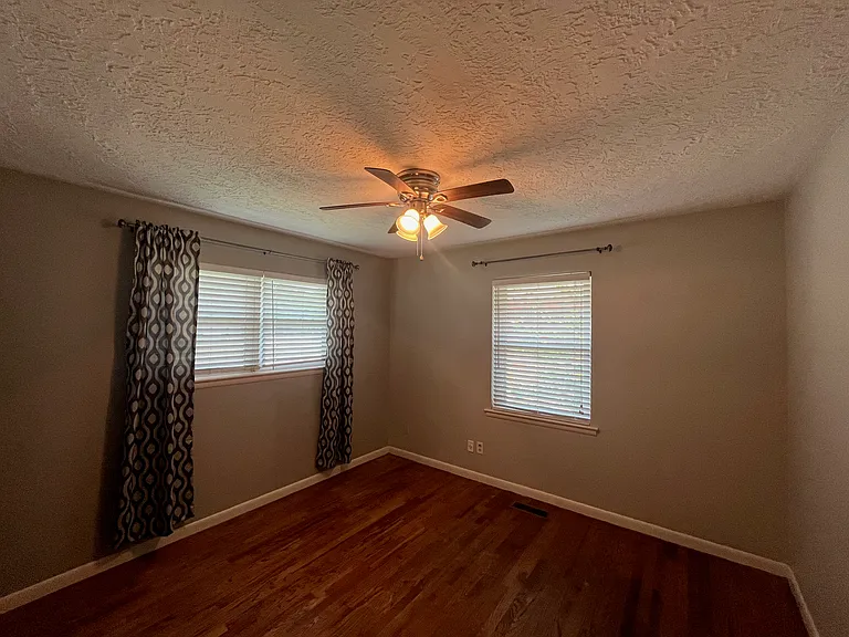 1332 W Boyd St — Photo 29