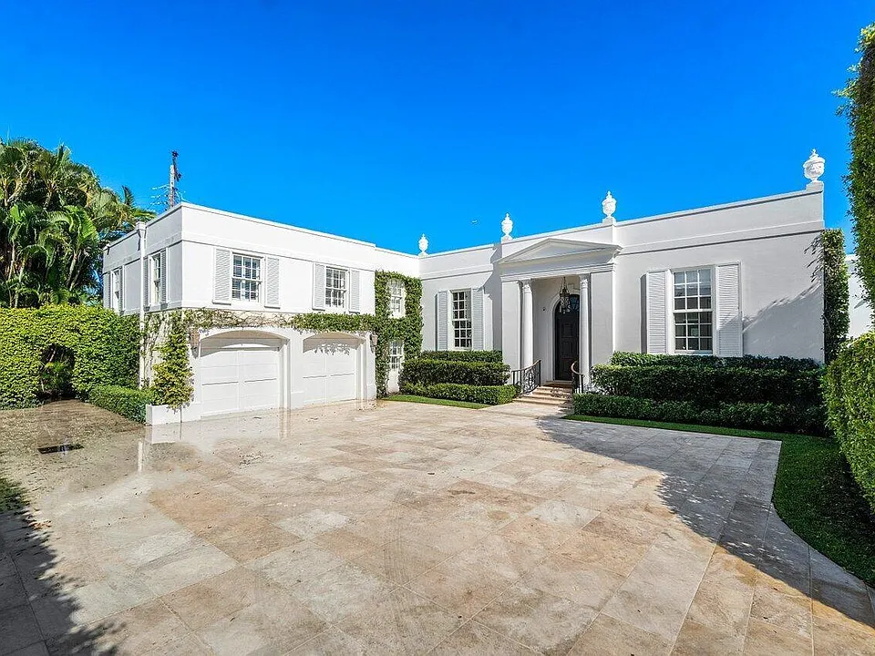 100 Regents Park Rd