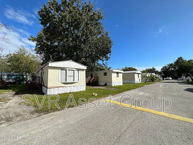 2 bed, 1.0 bath, 900 sqft, $1,300 — Photo 3