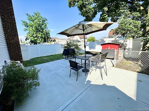 5th image of 1376 Eggert Place