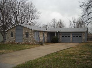 2219 E Swallow St, Springfield, MO 65804