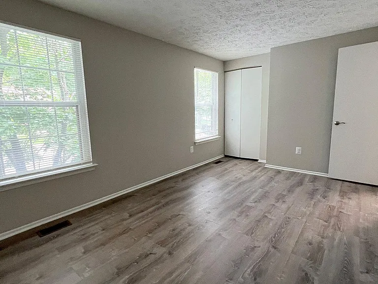 16337 Pewter Ln — Photo 11