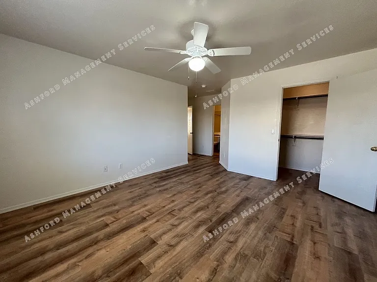 2046 S 171st Dr — Photo 18