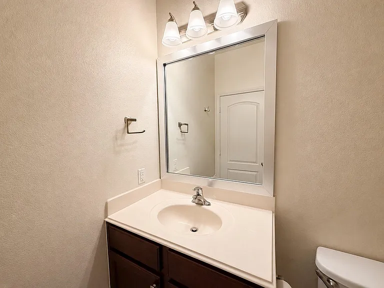 8739 Leclaire Meadow Dr — Photo 17